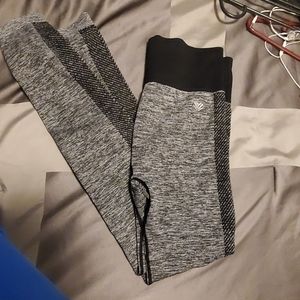 3/$10Forever 21 workout leggings